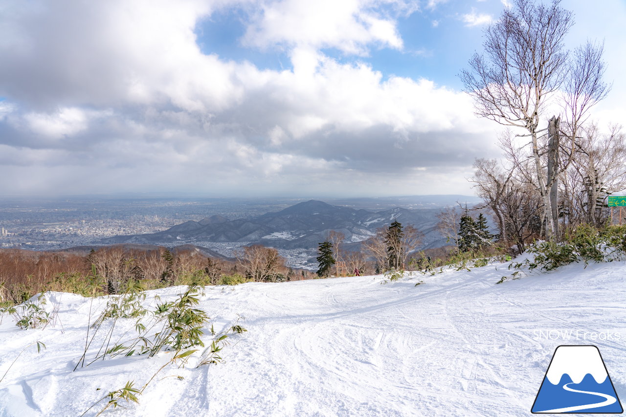 サッポロテイネ｜久しぶりの降雪で粉雪コンディション復活！ゲレンデ上部、2本の中斜面が絶好調(*^^)v